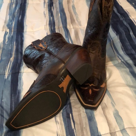 Brand new Ariat cowgirl boots - Picture 2 of 2